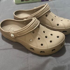 crocs